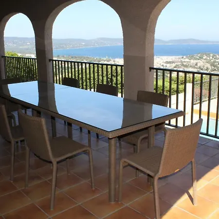 Villa Cavalaire فيلة